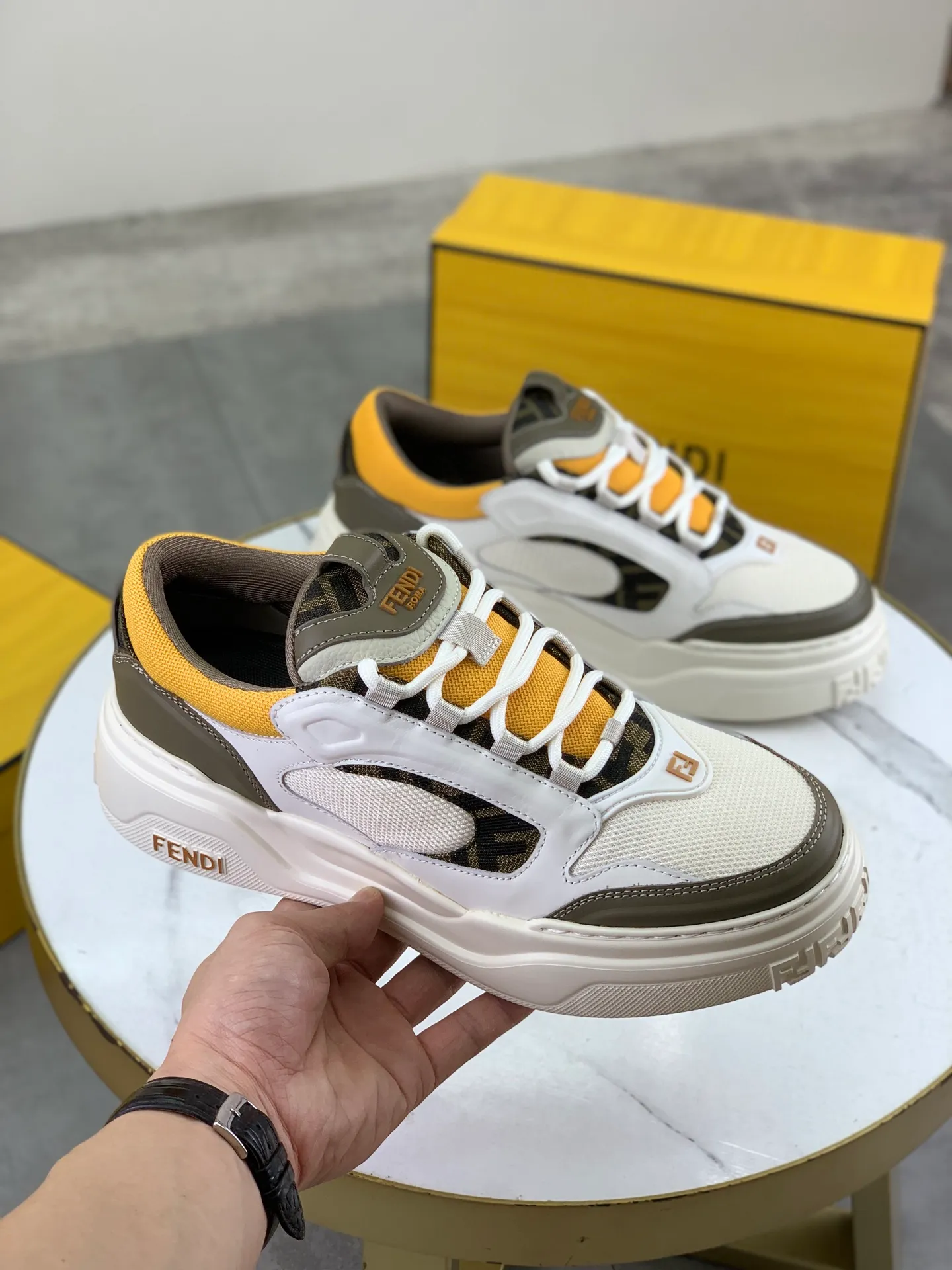 Men's Men's Shoes 💰P740 New Style 💰💎💎💎Summer Hot Style [FENDI Fendi] Top Version 🆕New slip-on sneakers, wavy soles engraved with original words. Embossed Fendi Flow lettering on the heel. The upper is made of high-end calfskin and breathable materials. Original lining with tone-on-tone details decorated with innovative handcrafting techniques. Ultra-light and wear-resistant TPU and IP foam soles, overall lightweight and comfortable. Size:39-44 (38 45 can be customized)